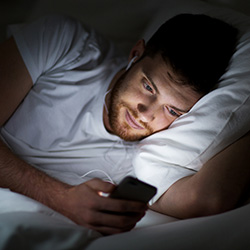 eye disease smartphone before sleep